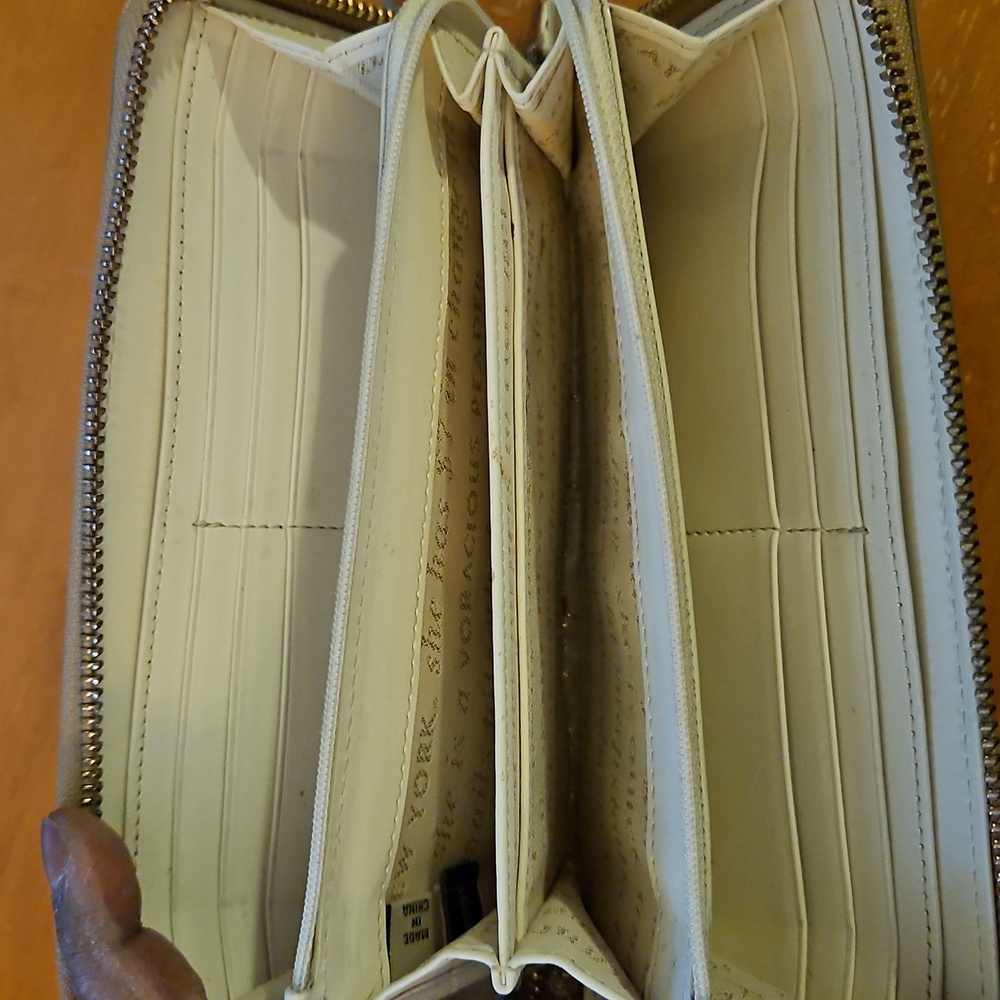 Kate Spade Metallic Gold Wallet - Picture 4 of 8